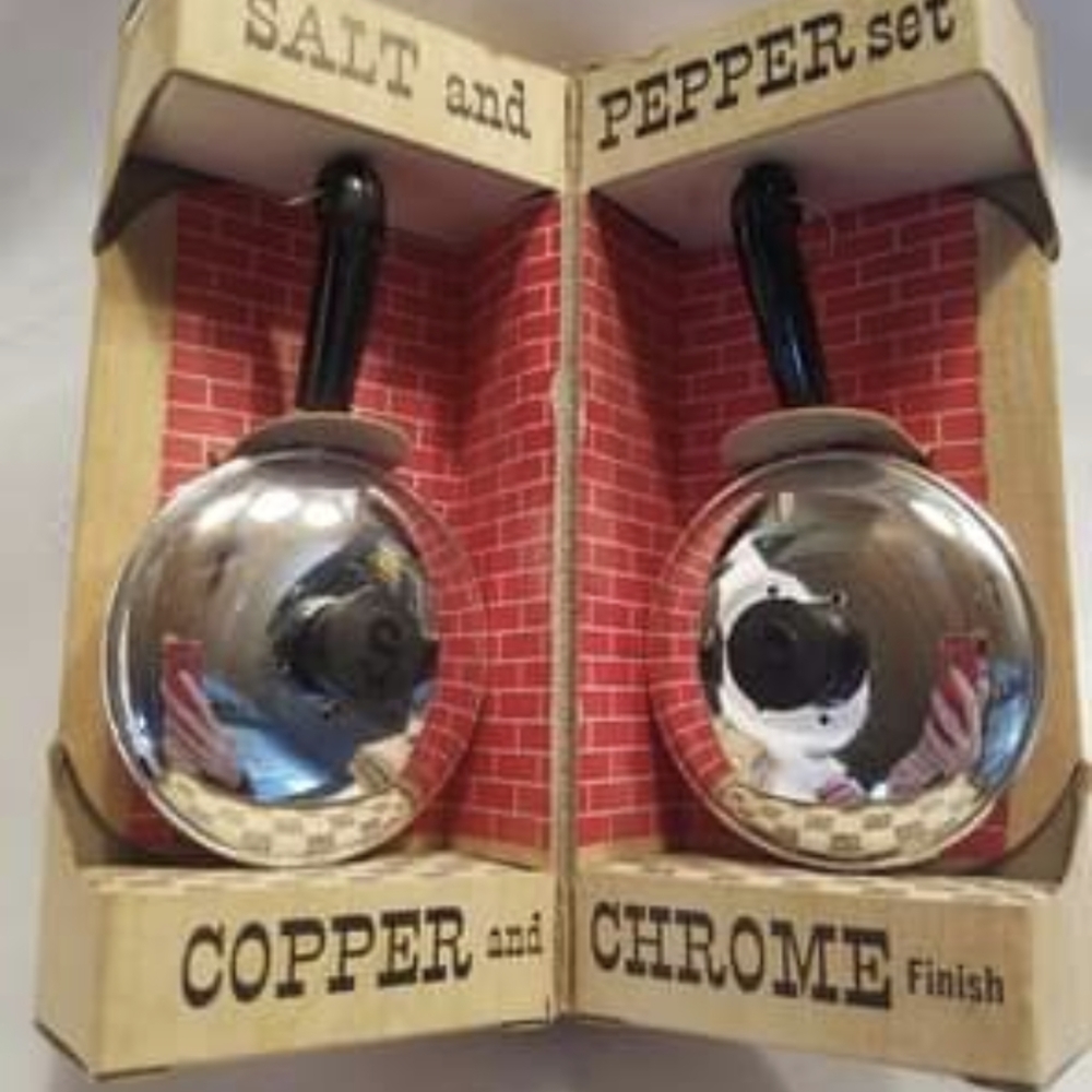 Vintage Brillium "Spicy Story" salt and pepper set